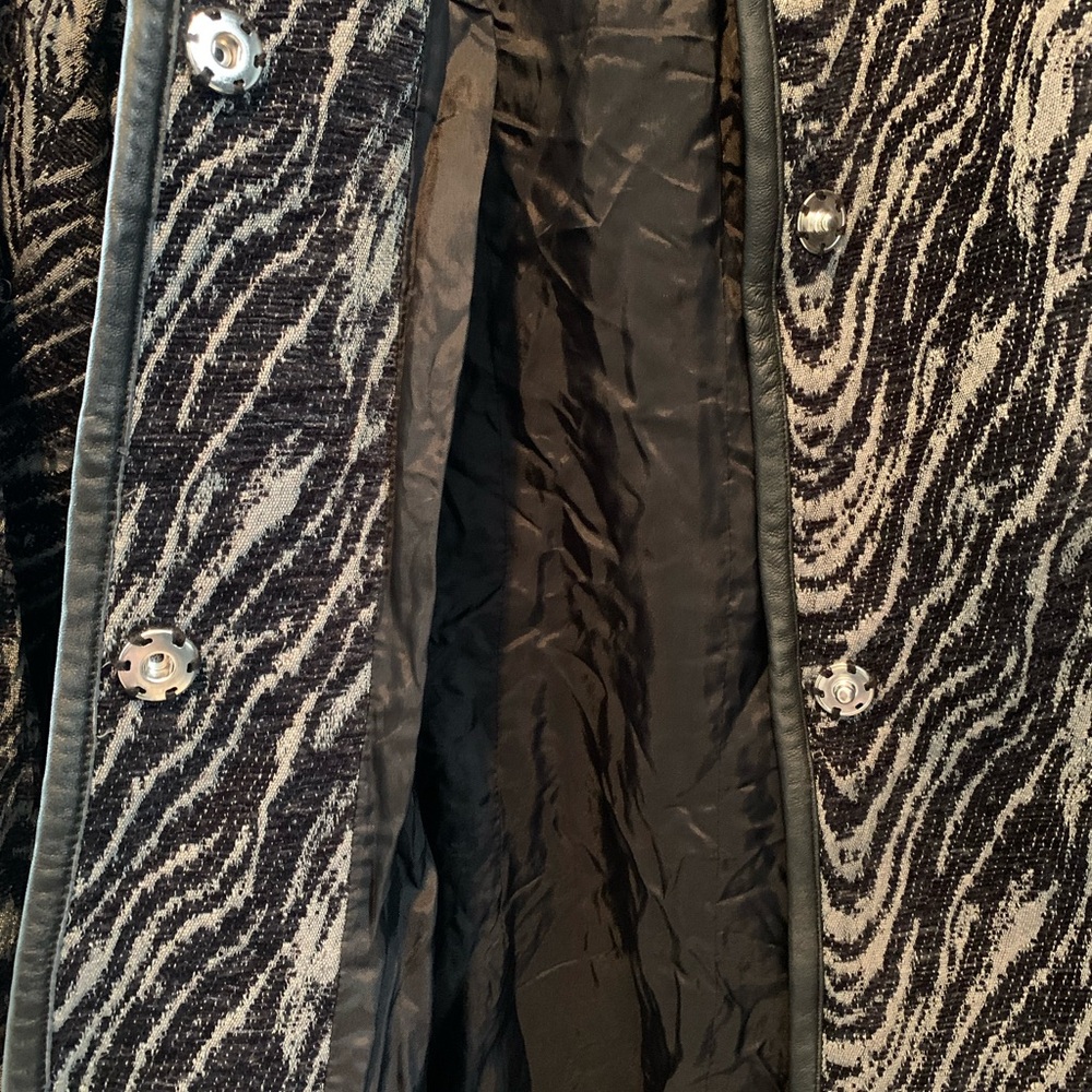 FiFi Collection Gray & Black Brocade Coat - Picture 3 of 10